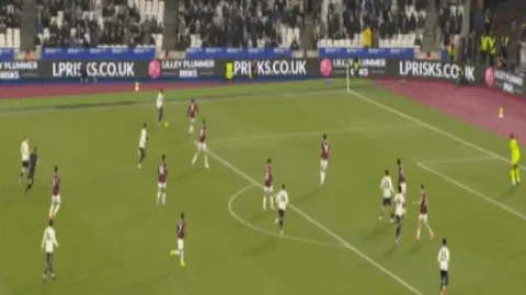 76人遭绿军首连败，马克西塔图姆齐飞40+，三人20+得分盛宴