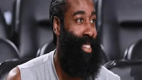 加的斯力克巴塞罗那，后防默契助力关键点球获胜